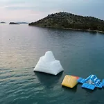 Strandhaus Lady - Bain- Zut - Kornati By Interhome Pristanisce