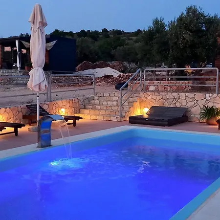 Apartment Strandhaus Lady - Bain- Zut - Kornati By Interhome *