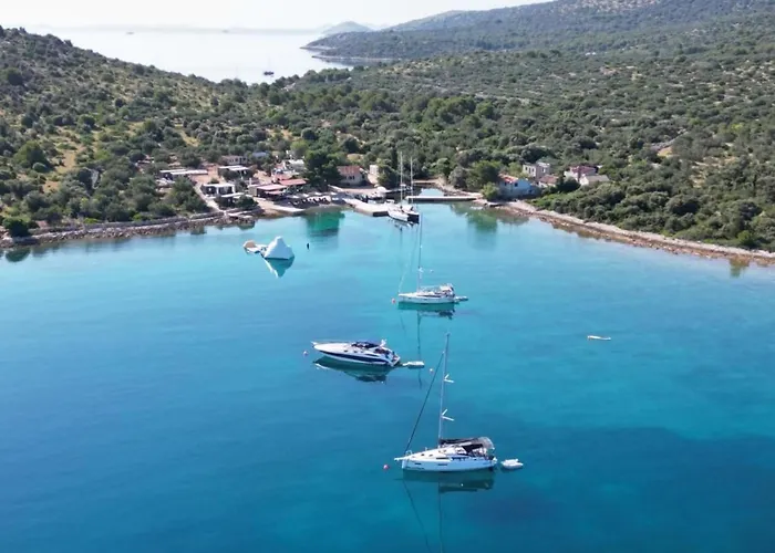 Strandhaus Lady - Bain- Zut - Kornati By Interhome Pristanisce